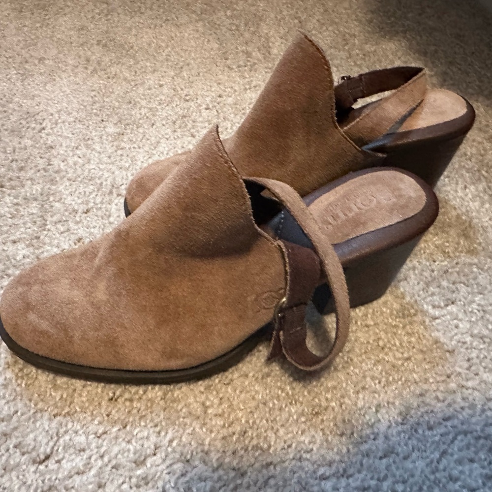Born Taupe clog with strap